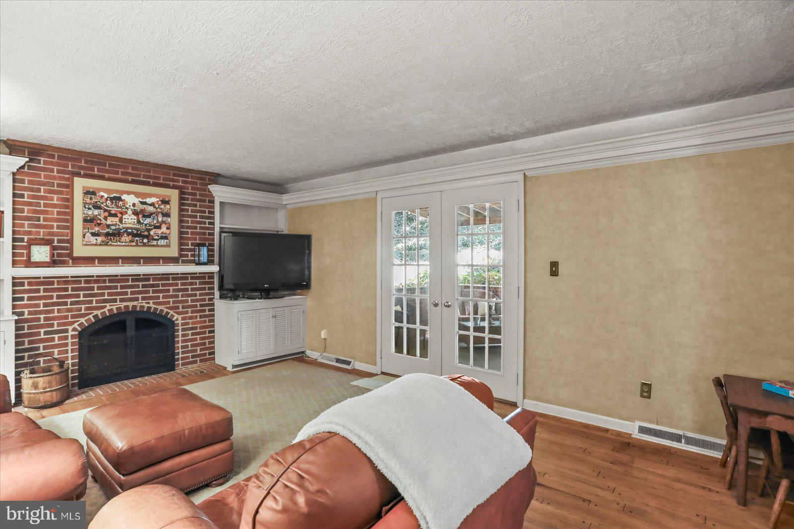 565 Maywood Road York, PA 17402 - Photo 8 of 41 Gallery Image 8