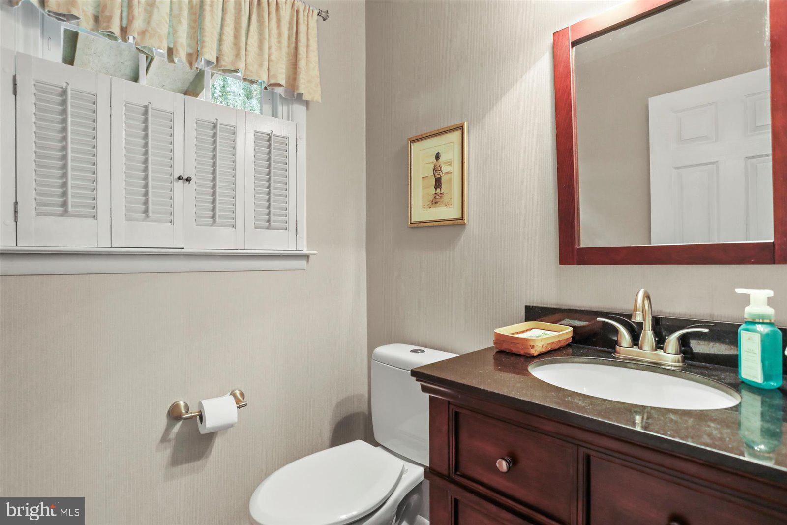565 Maywood Road York, PA 17402 - Photo 9 of 41 Gallery Image 9