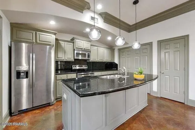 $2,250 | 104 Richardson Avenue, Unit A, Lafayette, LA 70503