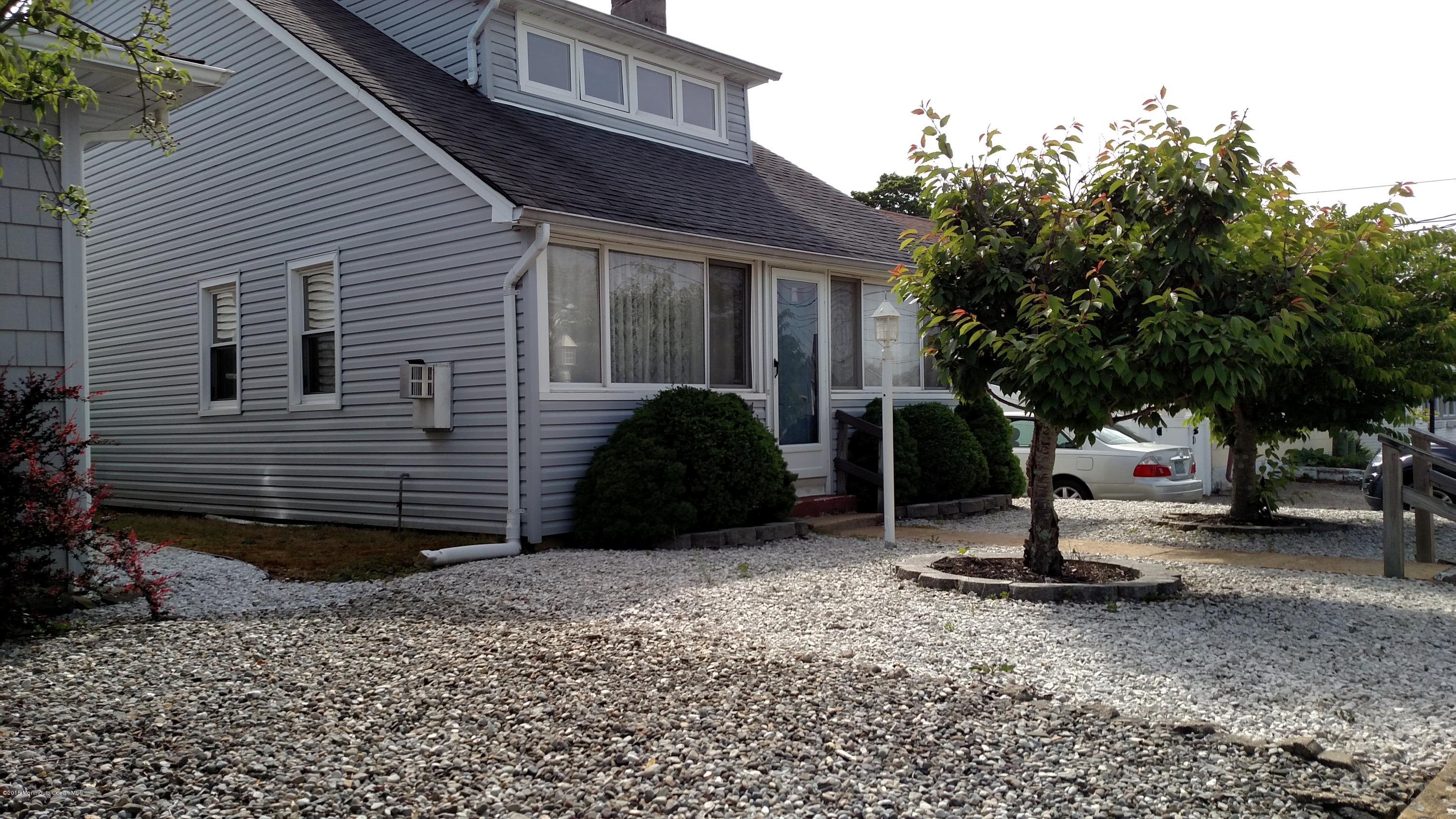 94 Metedeconk Road Brick, NJ 08723 - Photo 1 of 19 Front of house