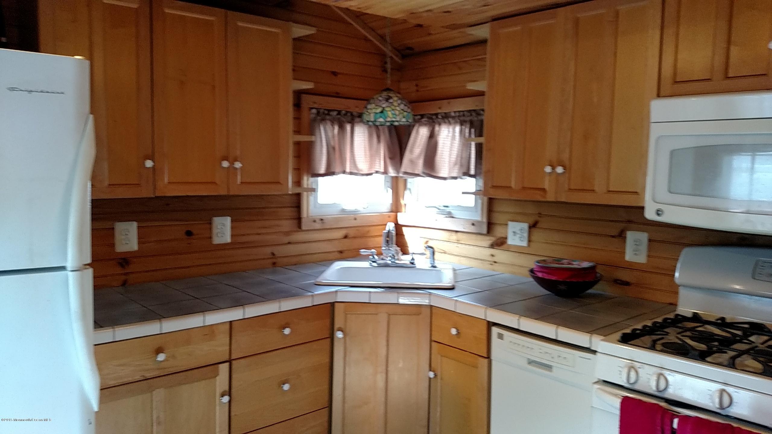 94 Metedeconk Road Brick, NJ 08723 - Photo 5 of 19 Kitchen