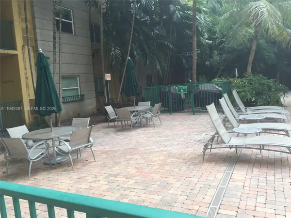 $300,000 | 6001 Southwest 70th Street, Unit 620, South Miami, FL 33143