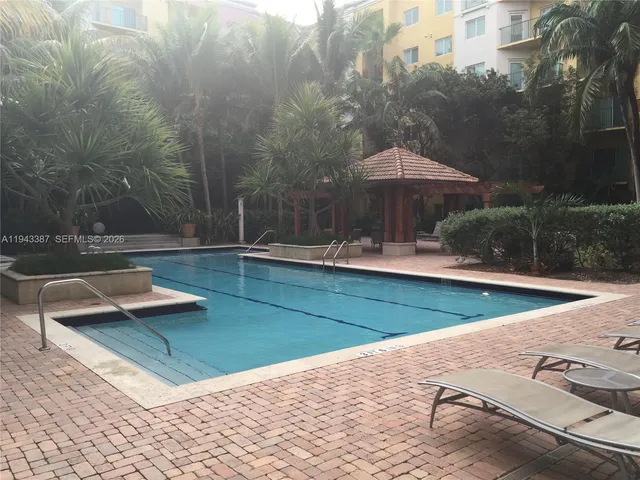 $330,000 | 6001 Southwest 70th Street, Unit 620, South Miami, FL 33143