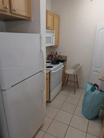 $300,000 | 6001 Southwest 70th Street, Unit 620, South Miami, FL 33143