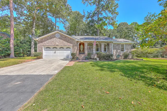 $432,000 | 129 Sycamore Drive, Summerville, SC 29485