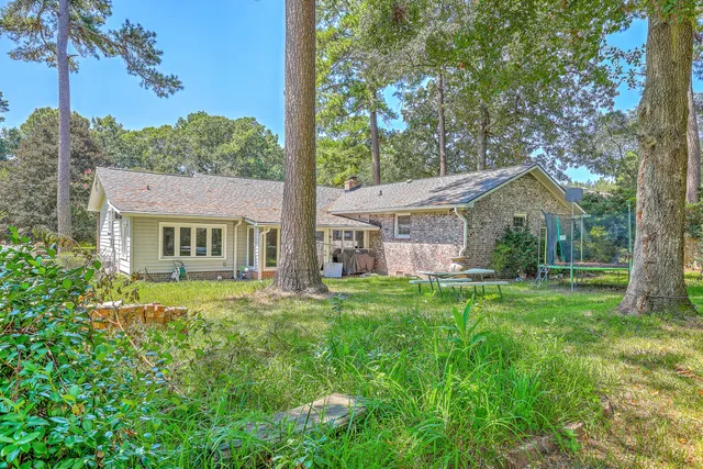 $432,000 | 129 Sycamore Drive, Summerville, SC 29485