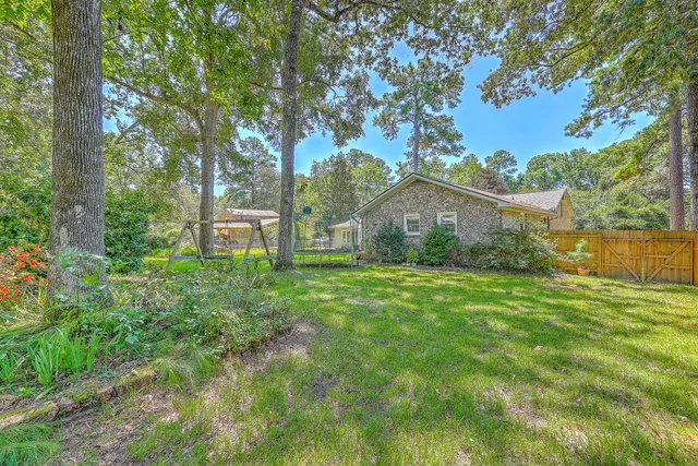 $432,000 | 129 Sycamore Drive, Summerville, SC 29485