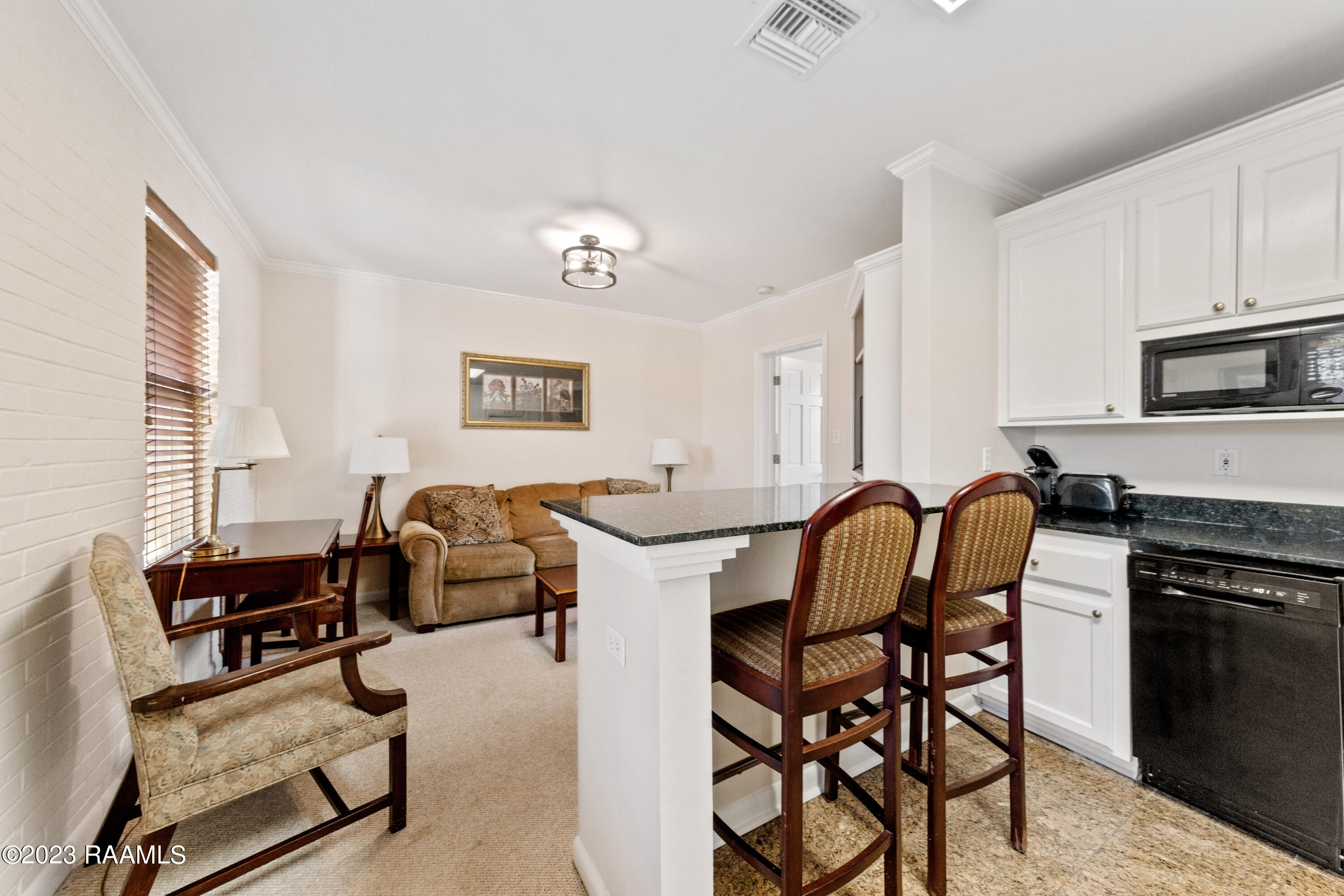 213 Bendel Road, Unit 214 Lafayette, LA 70503 - Photo 3 of 15 213Bendel-2-12