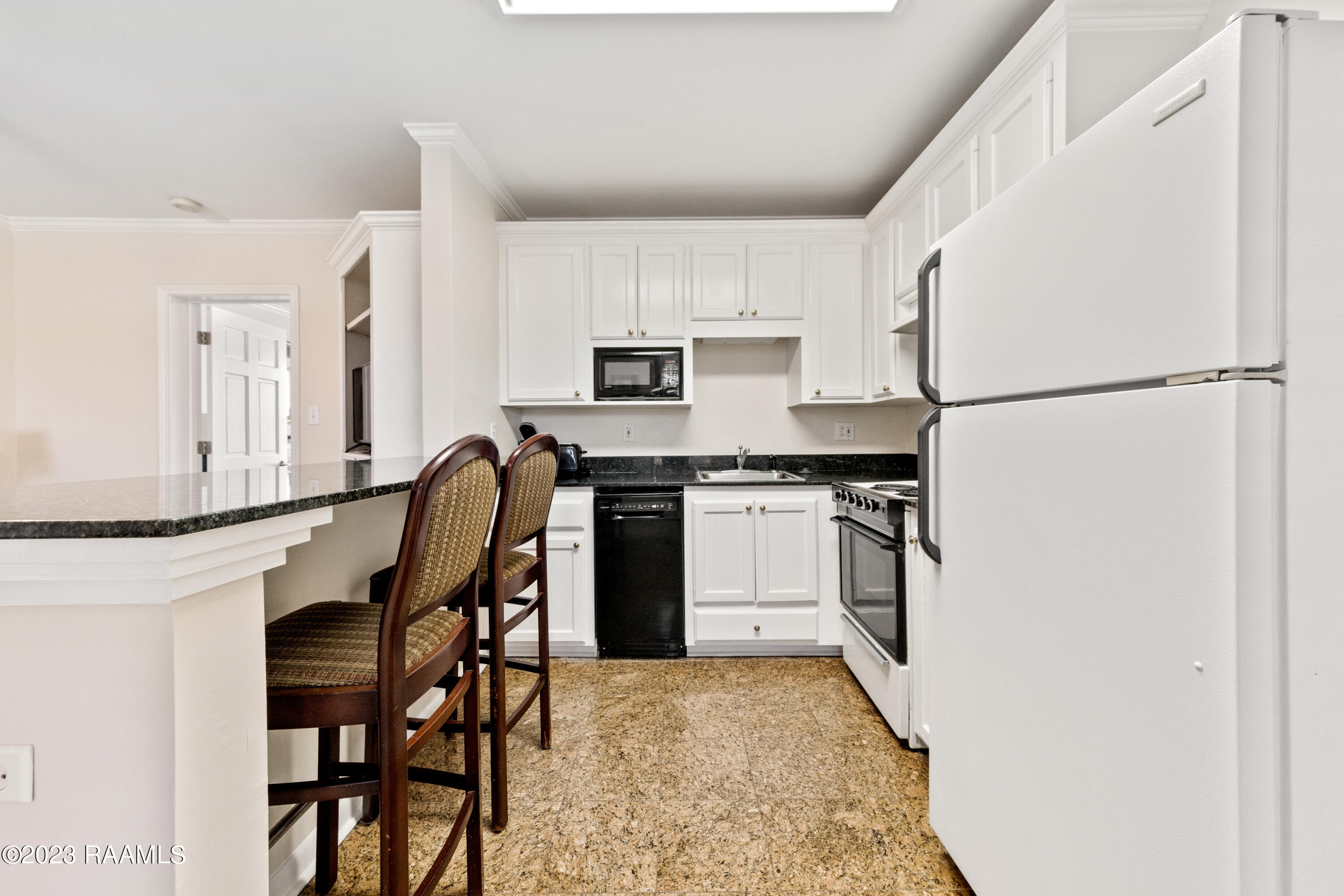 213 Bendel Road, Unit 214 Lafayette, LA 70503 - Photo 4 of 15 213Bendel-2-3