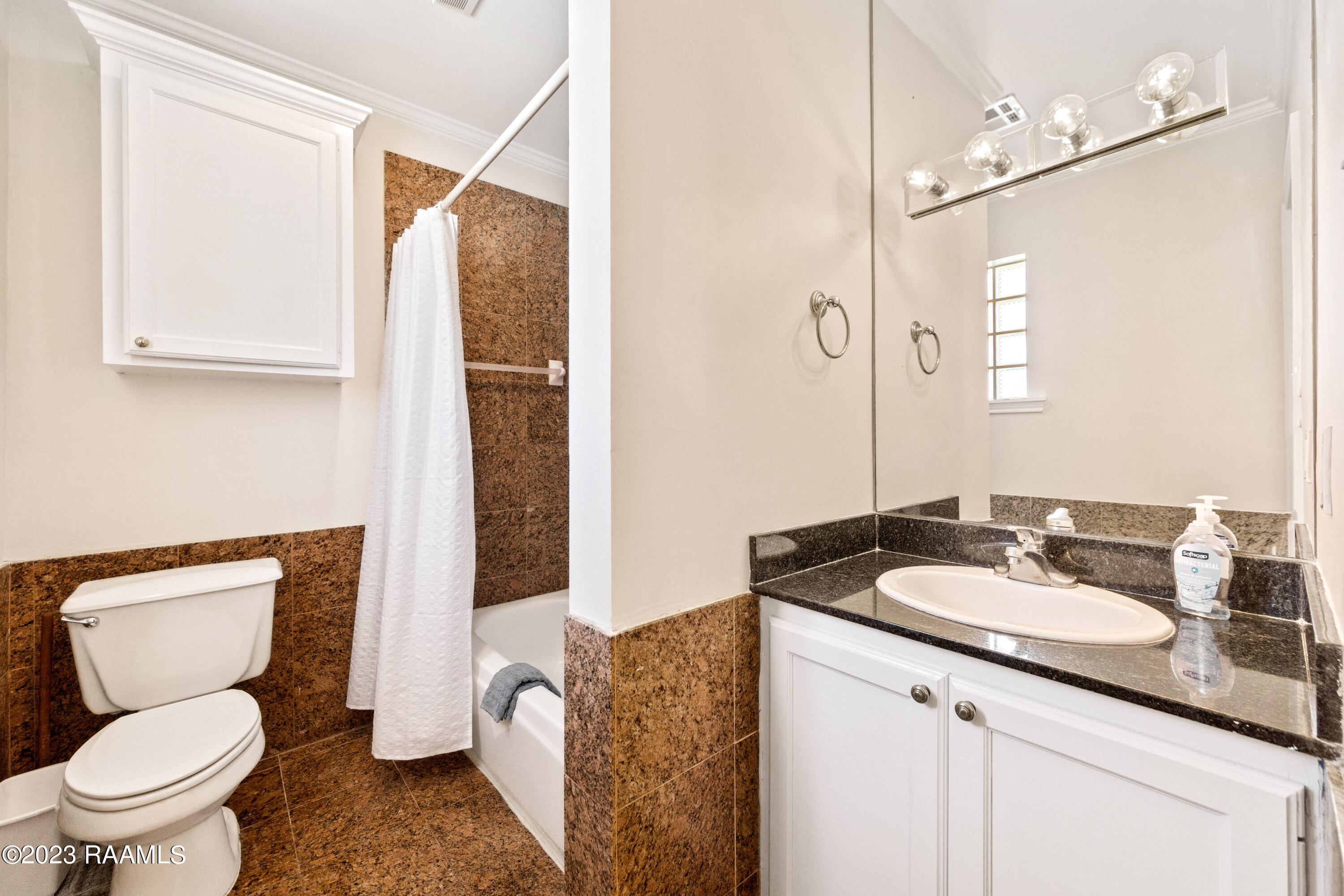 213 Bendel Road, Unit 214 Lafayette, LA 70503 - Photo 10 of 15 213Bendel-2-30