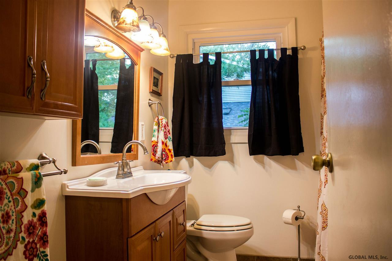 17 Font Grove Road Bethlehem, NY 12159 - Photo 10 of 17 Photo 10