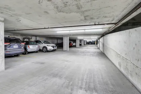 $350,000 | 600 North Dearborn Street, Unit 1502, Chicago, IL 60654