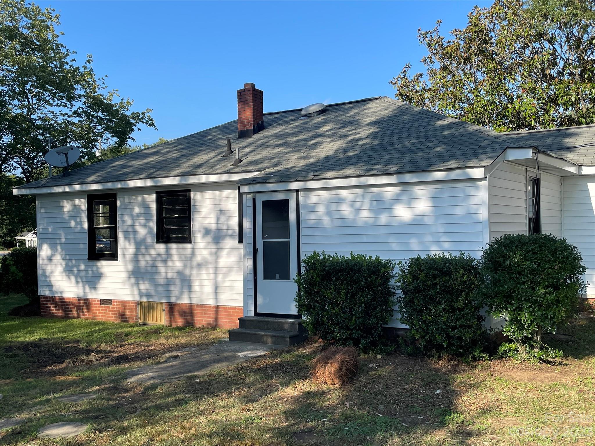 1607 Mt Gallant Road Rock Hill, SC 29732 - Photo 19 of 23 a front view of a house with garden