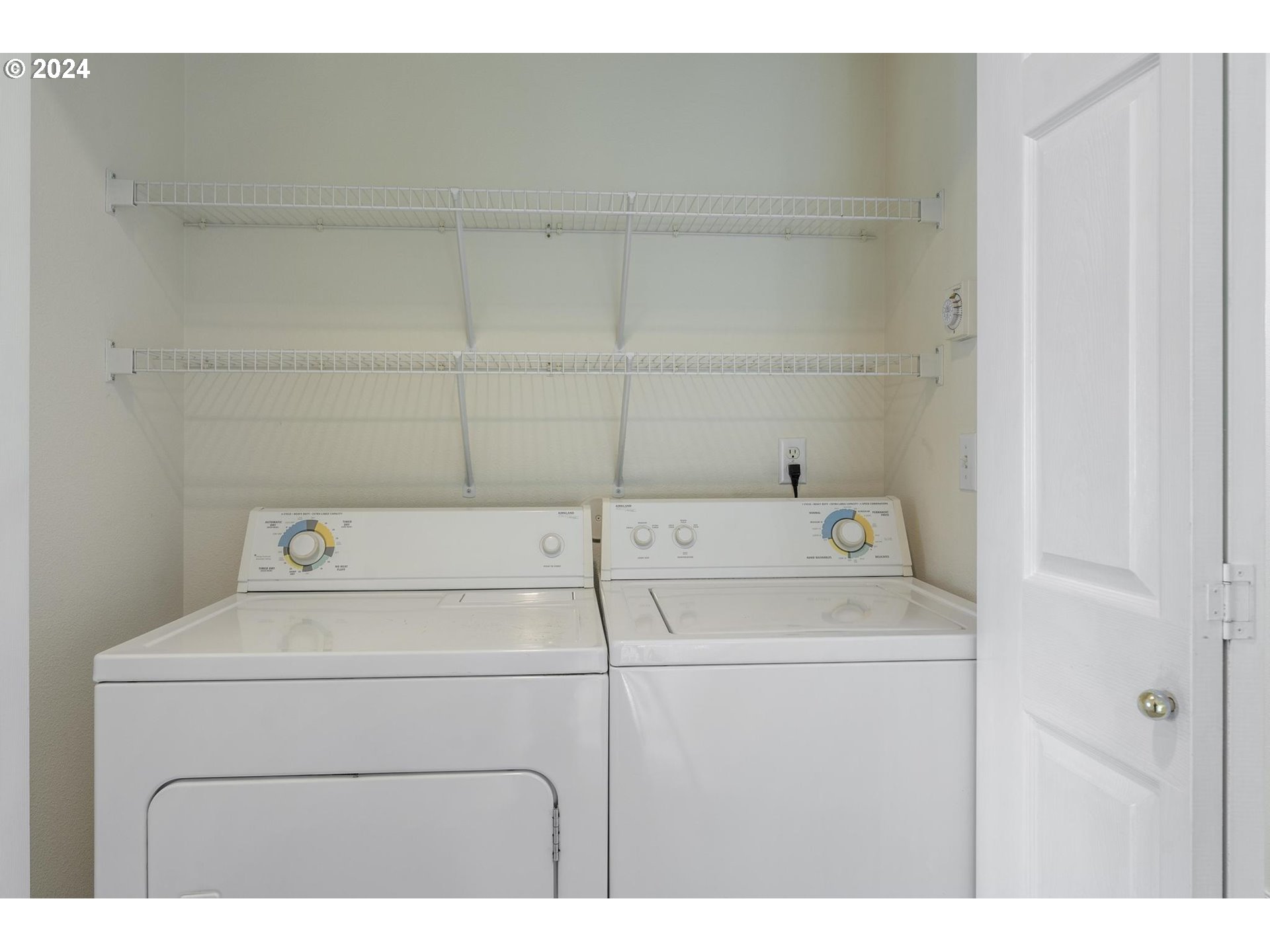 14192 Southwest Barrows Road, Unit 5 Tigard, OR 97223 - Photo 15 of 31 Gallery Image 15