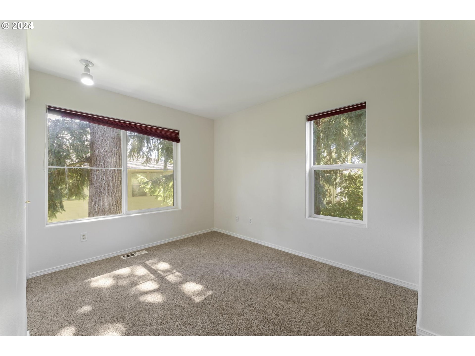 14192 Southwest Barrows Road, Unit 5 Tigard, OR 97223 - Photo 24 of 31 Gallery Image 24