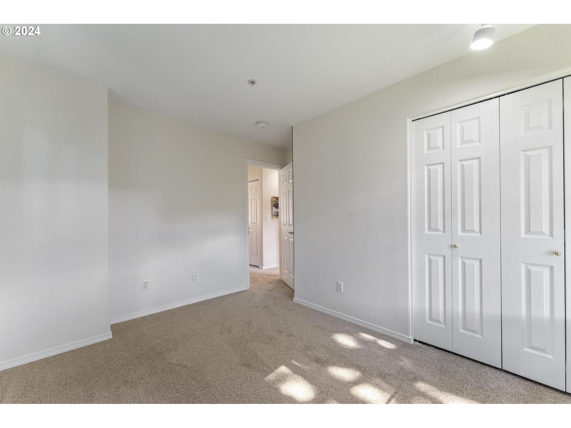 14192 Southwest Barrows Road, Unit 5 Tigard, OR 97223 - Photo 25 of 31 Gallery Image 25