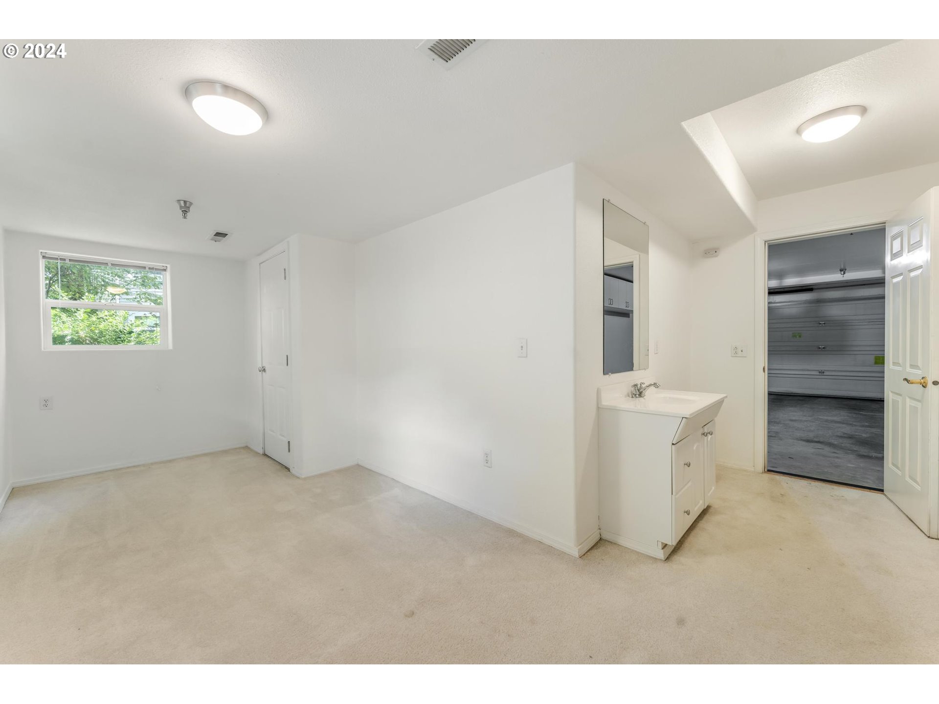 14192 Southwest Barrows Road, Unit 5 Tigard, OR 97223 - Photo 27 of 31 Gallery Image 27