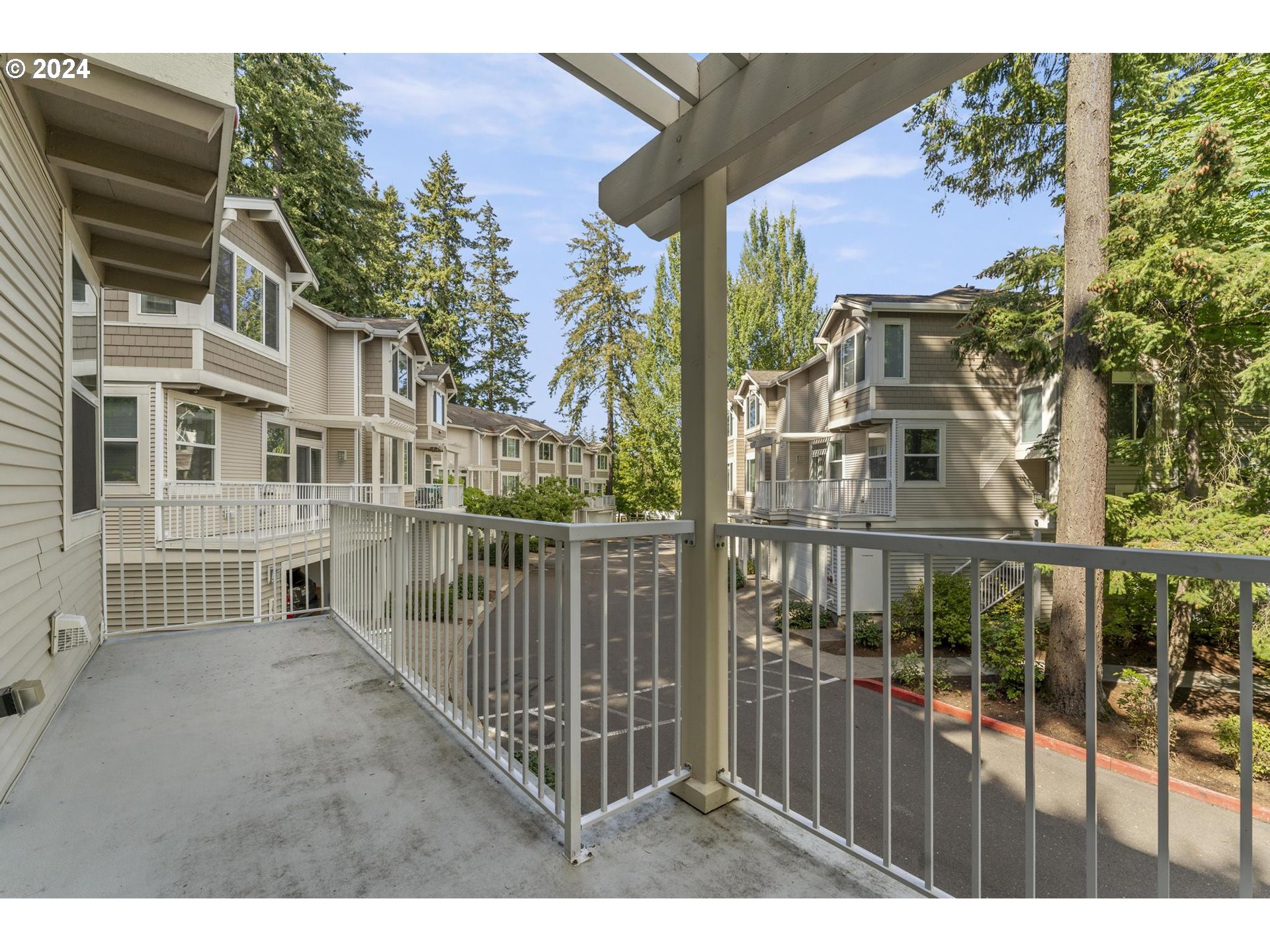 14192 Southwest Barrows Road, Unit 5 Tigard, OR 97223 - Photo 8 of 31 Gallery Image 8