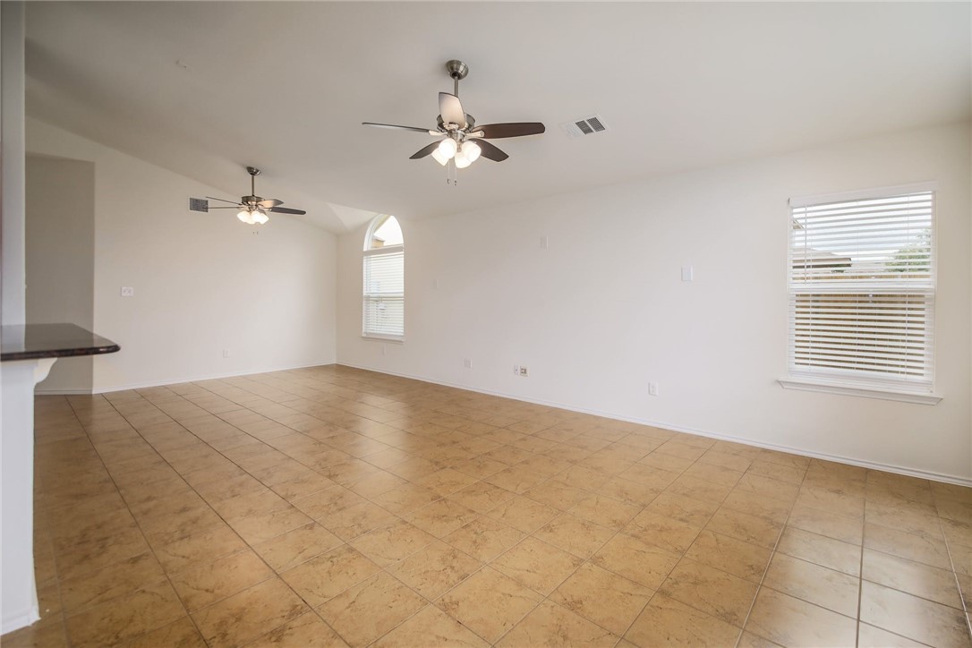 137 Langtry Lane Jarrell, TX 76537 - Photo 8 of 36
