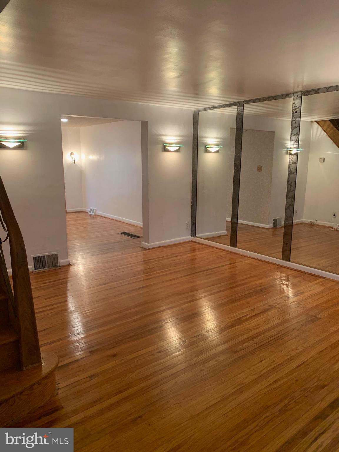 8654 Rugby Street Philadelphia, PA 19150 - Photo 6 of 38 Gallery Image 6