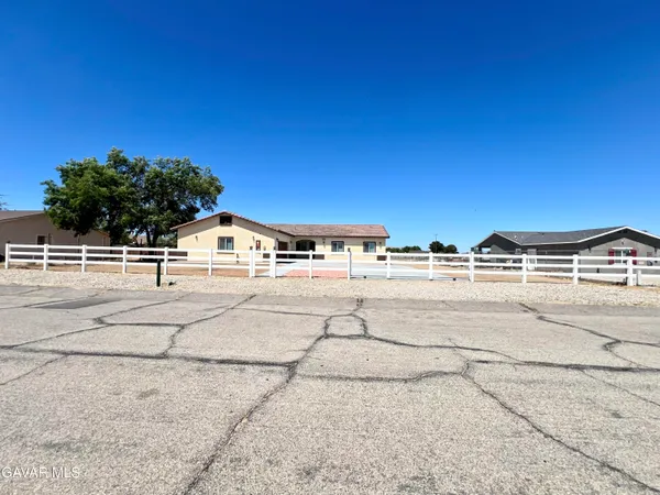 $540,000 | 40719 171th Street Lake, Lancaster, CA 93535
