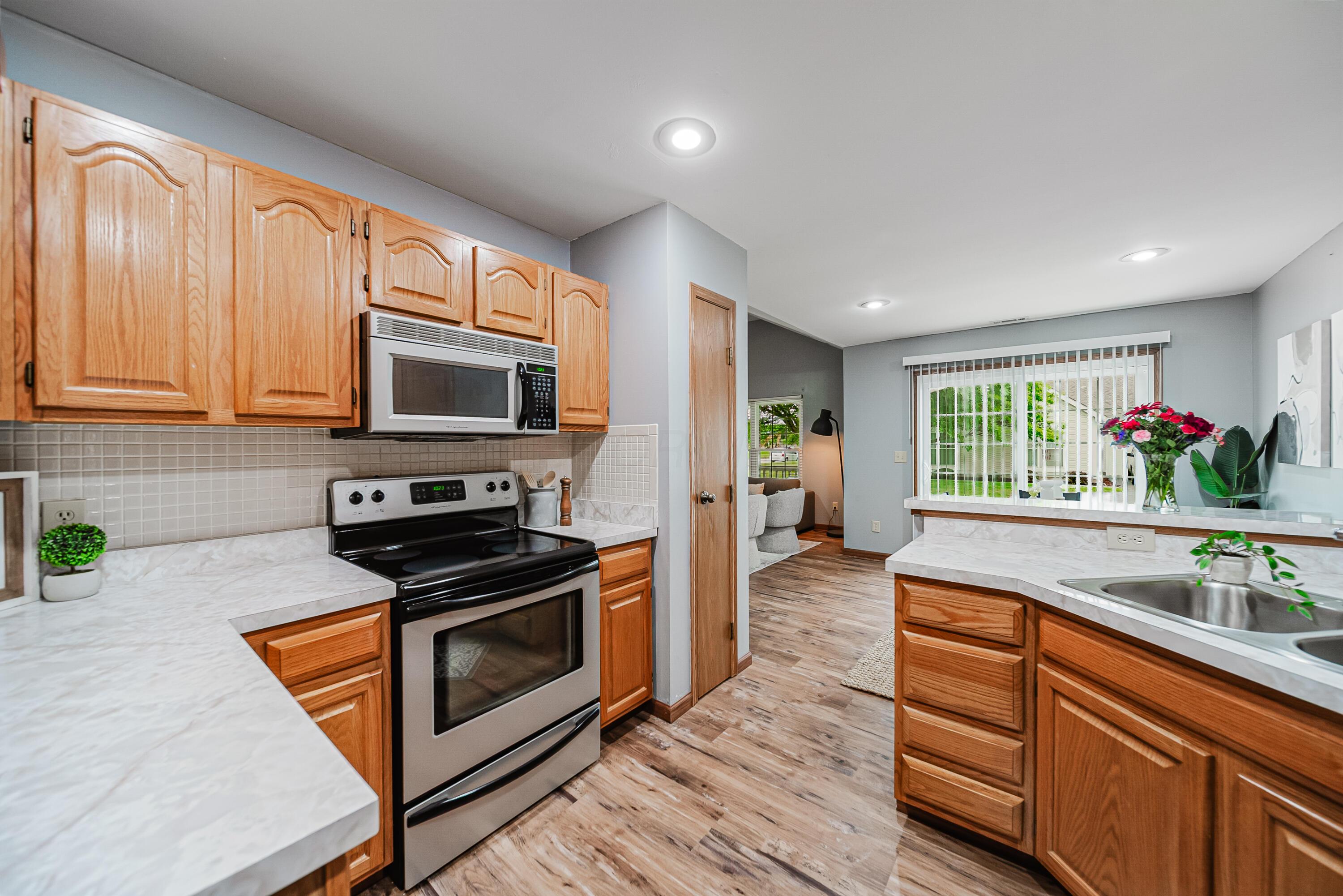 1237 Dunhurst Street Circleville, OH 43113 - Photo 21 of 39 Kitchen