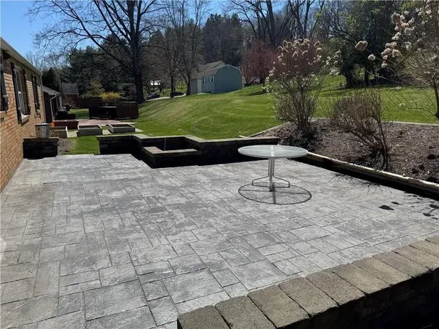 $2,999 | 2251 Montgomery Road, Sewickley, PA 15143