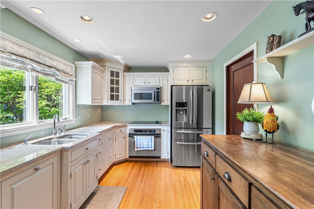27 Covington Road Irondequoit, NY 14617 - Photo 16 of 43