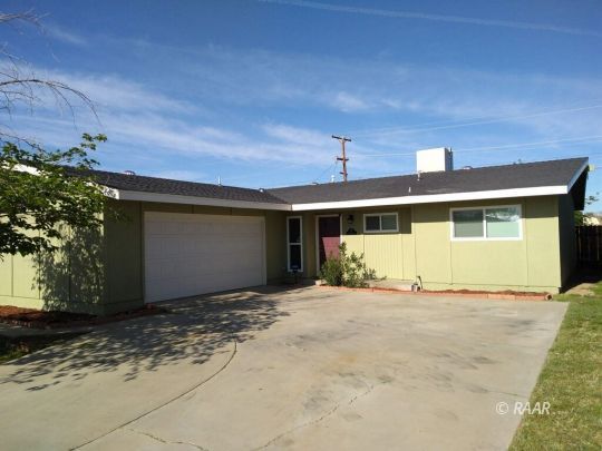 317 Lenore Street Ridgecrest, CA 93555 - Photo 2 of 24