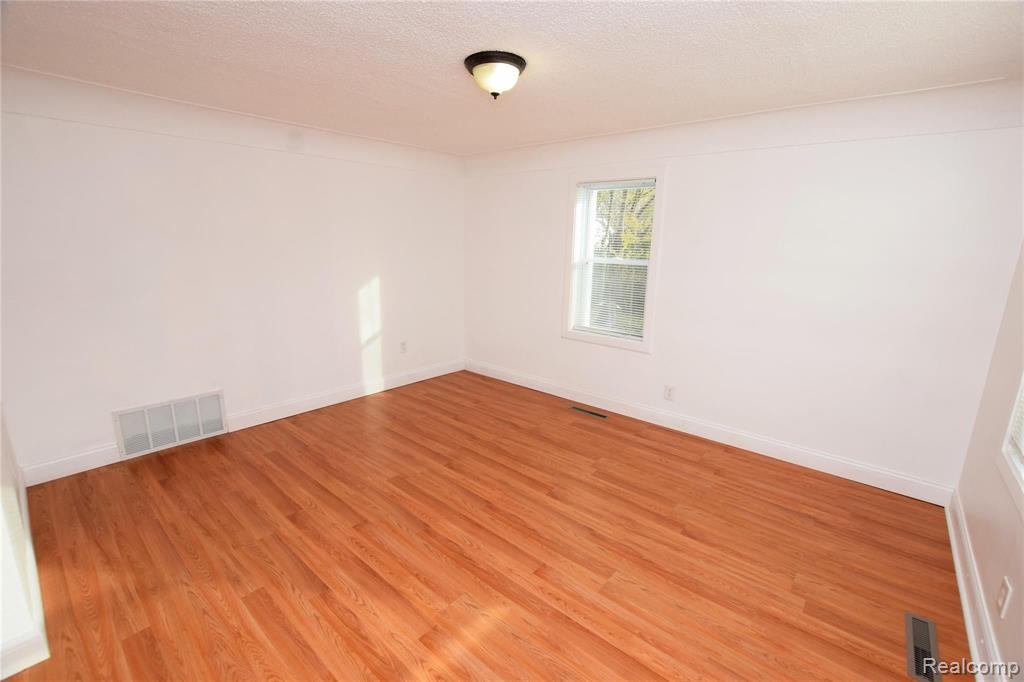 1053 East Frances Road Mount Morris, MI 48458 - Photo 2 of 13