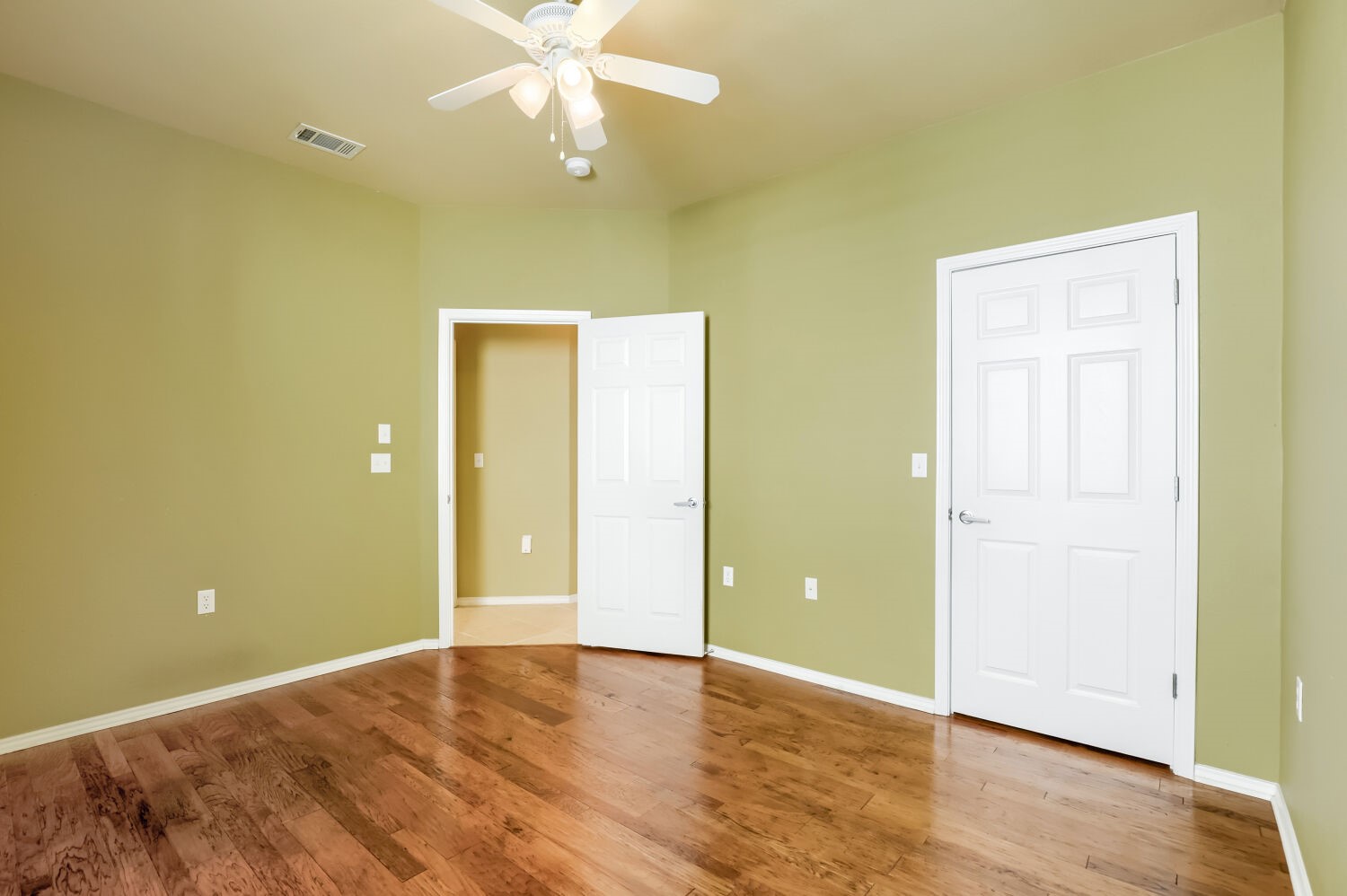 310 Crockett Loop Georgetown, TX 78633 - Photo 13 of 22 Second bedroom was used as an office.