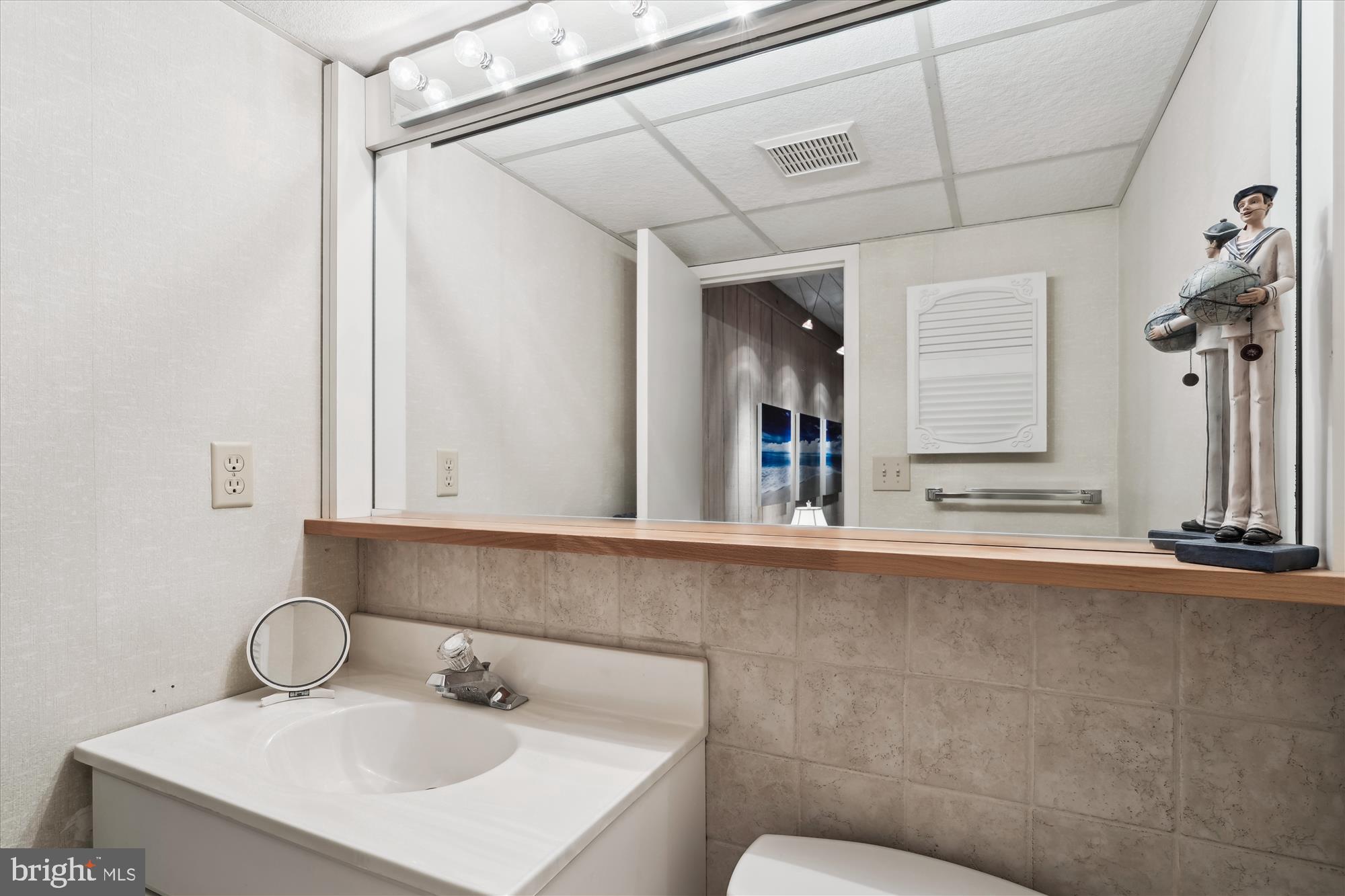 902 Dover House Road, Unit 902S Bethany Beach, DE 19930 - Photo 24 of 58 Powder Room