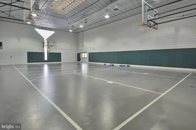 a view of a tennis court