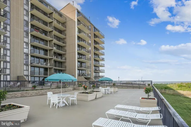 $899,500 | 902 Dover House Road, Unit 902S, Bethany Beach, DE 19930