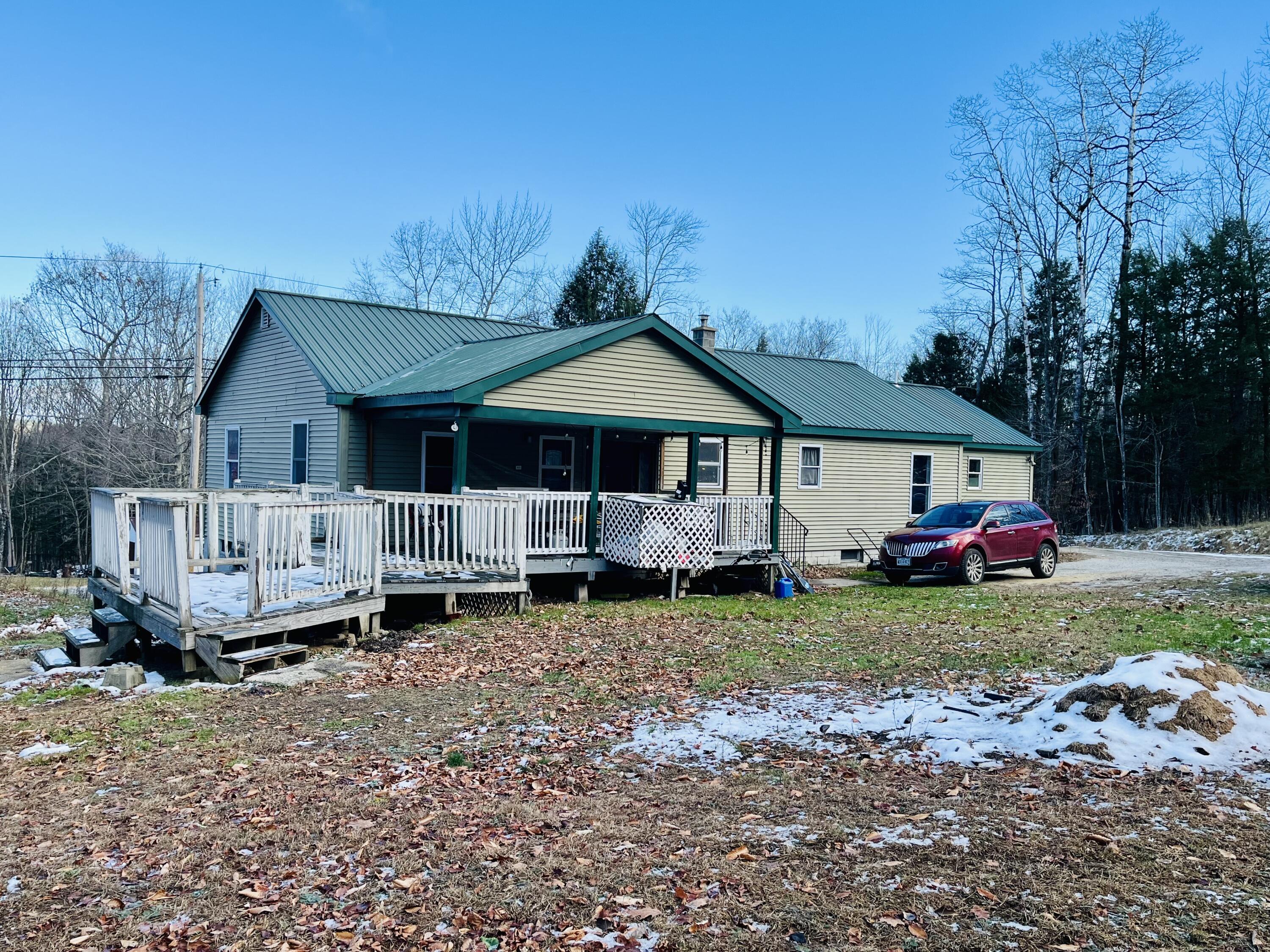 516 Greenwood Road Norway, ME 04268 - Photo 2 of 28 IMG_3228