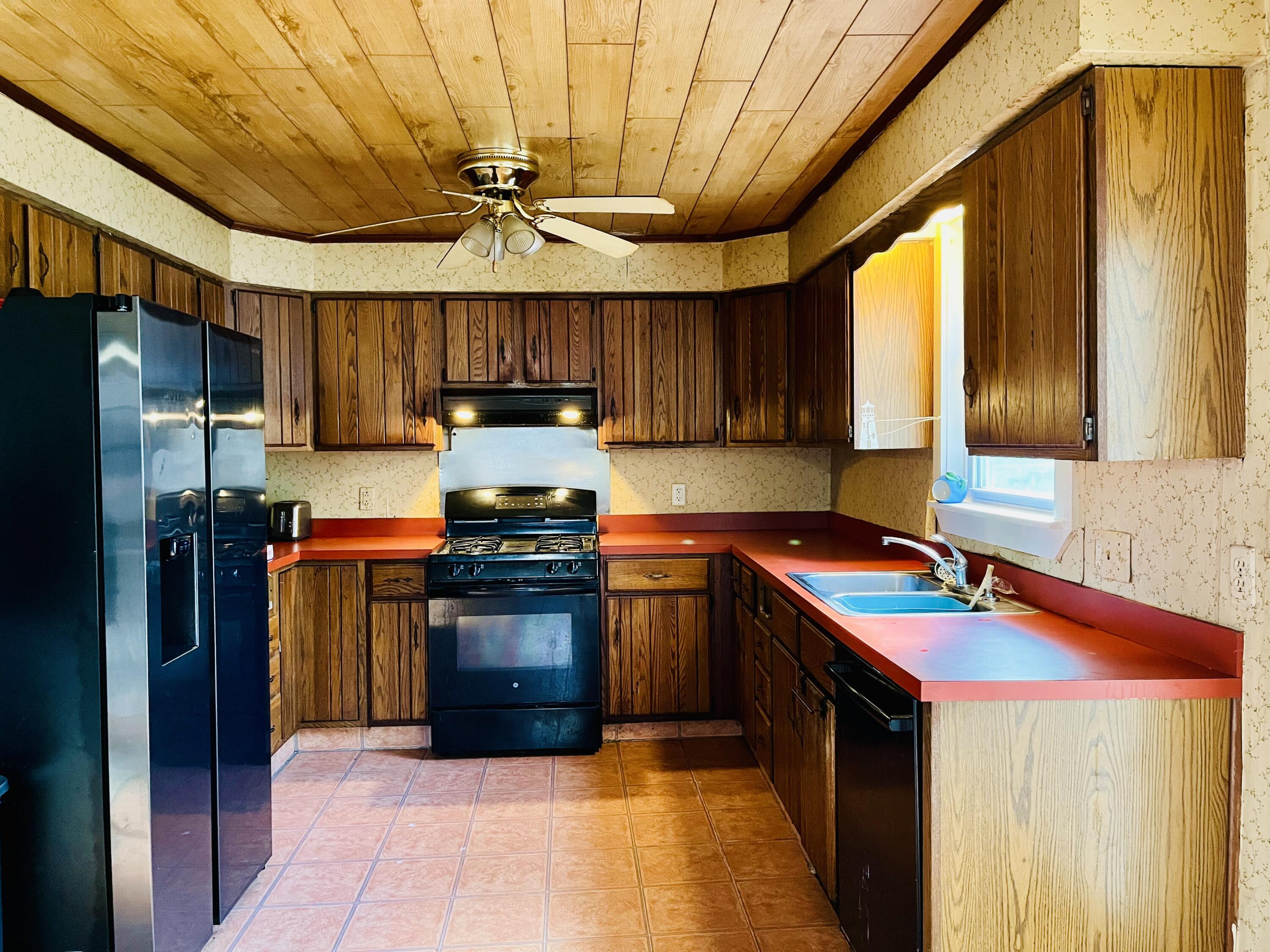 516 Greenwood Road Norway, ME 04268 - Photo 3 of 28 IMG_3205