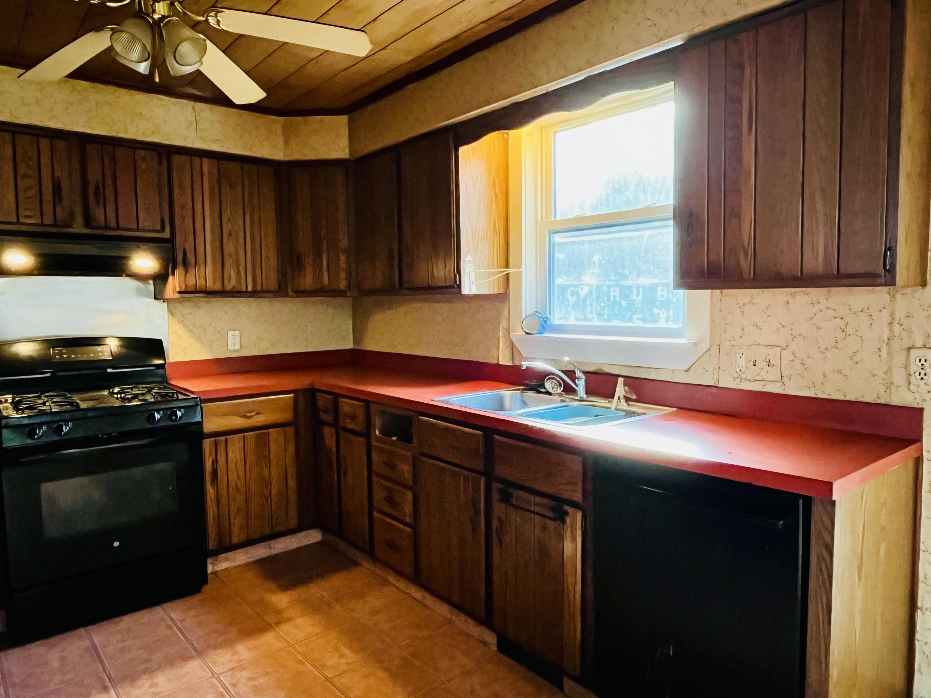 516 Greenwood Road Norway, ME 04268 - Photo 4 of 28 IMG_3206