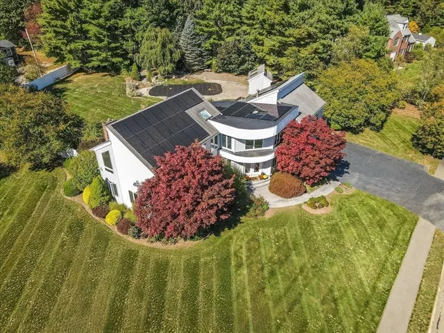 $1,200,000 | 2 Thompson Road, Foxboro, MA 02035