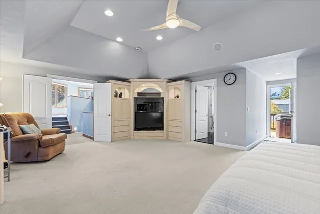 $1,200,000 | 2 Thompson Road, Foxboro, MA 02035