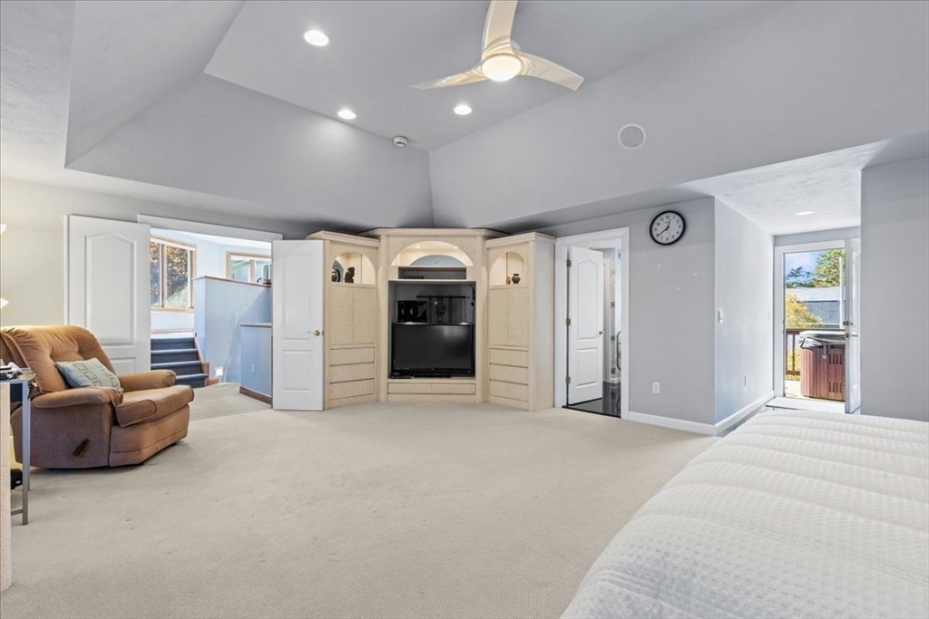 2 Thompson Road Foxboro, MA 02035 - Photo 14 of 40