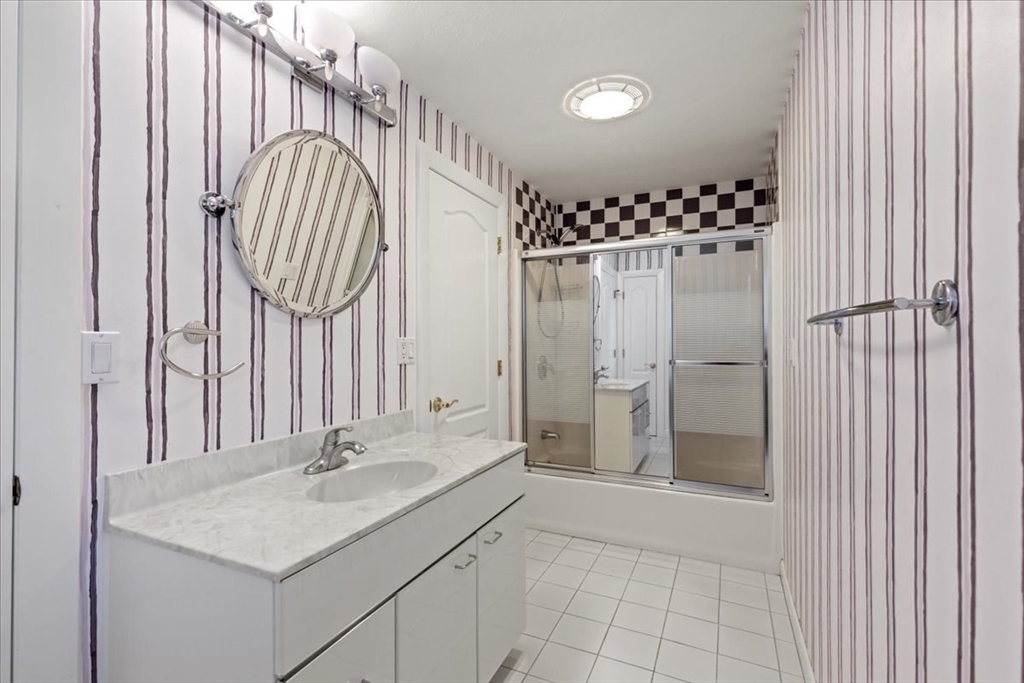 2 Thompson Road Foxboro, MA 02035 - Photo 23 of 40