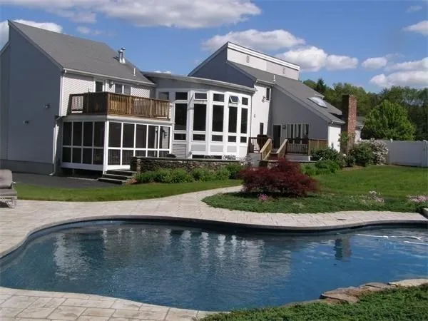 $1,200,000 | 2 Thompson Road, Foxboro, MA 02035