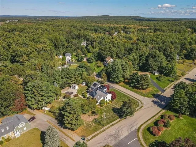 $1,200,000 | 2 Thompson Road, Foxboro, MA 02035