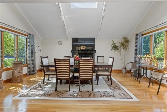 $1,200,000 | 2 Thompson Road, Foxboro, MA 02035