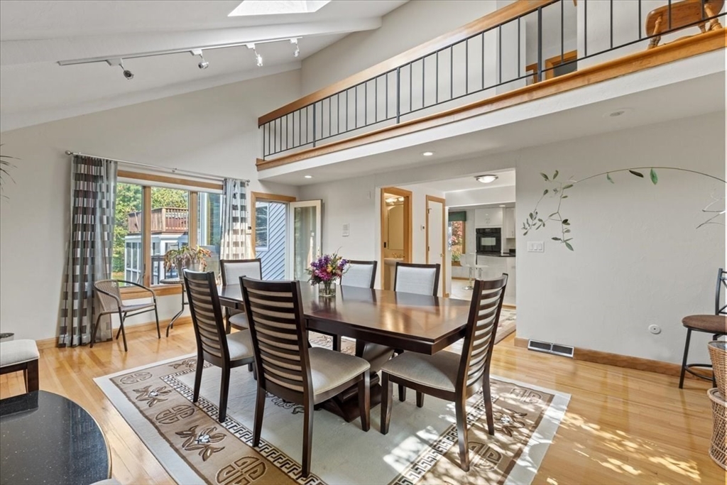 2 Thompson Road Foxboro, MA 02035 - Photo 9 of 40