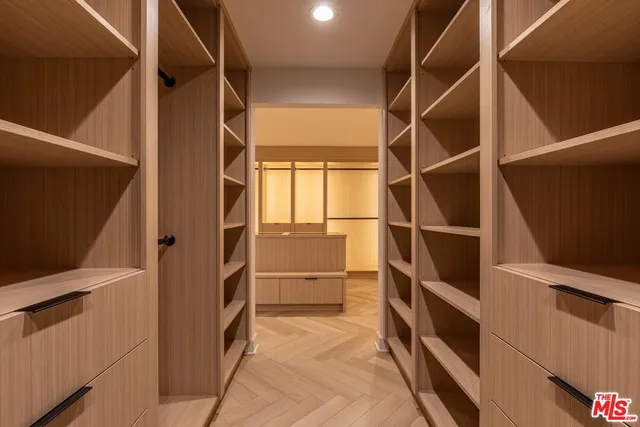 $126,000 | 624 North Beverly Drive, Beverly Hills, CA 90210