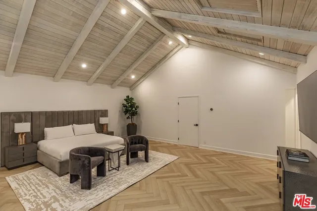 $126,000 | 624 North Beverly Drive, Beverly Hills, CA 90210