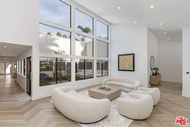 $126,000 | 624 North Beverly Drive, Beverly Hills, CA 90210