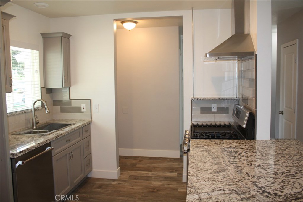 3035 Kathleen Street Riverside, CA 92506 - Photo 13 of 48