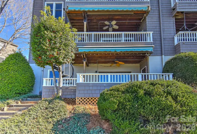 a view of a back yard of the house